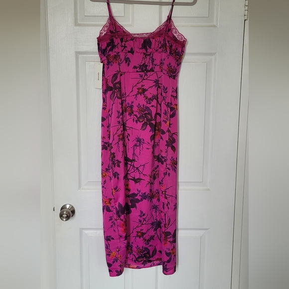 Urban outfitters hot pink floral midi dress, size medium - Picture 6 of 6